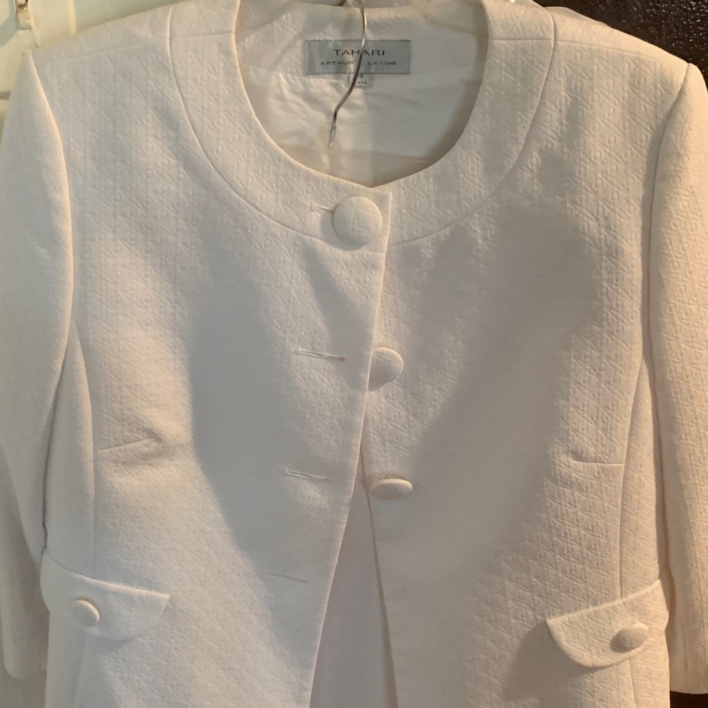 Tahari Women's Cream Textured Blazer